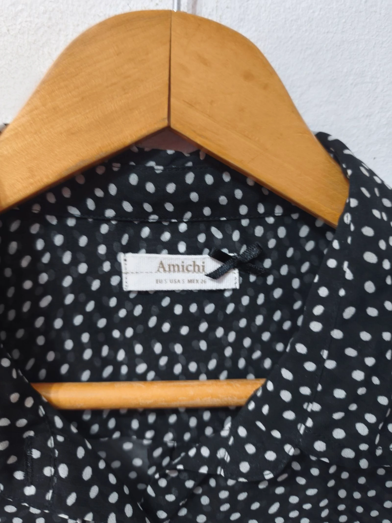 Camisa de lunares preta e branca Amichi mulher Talla S – photo 4